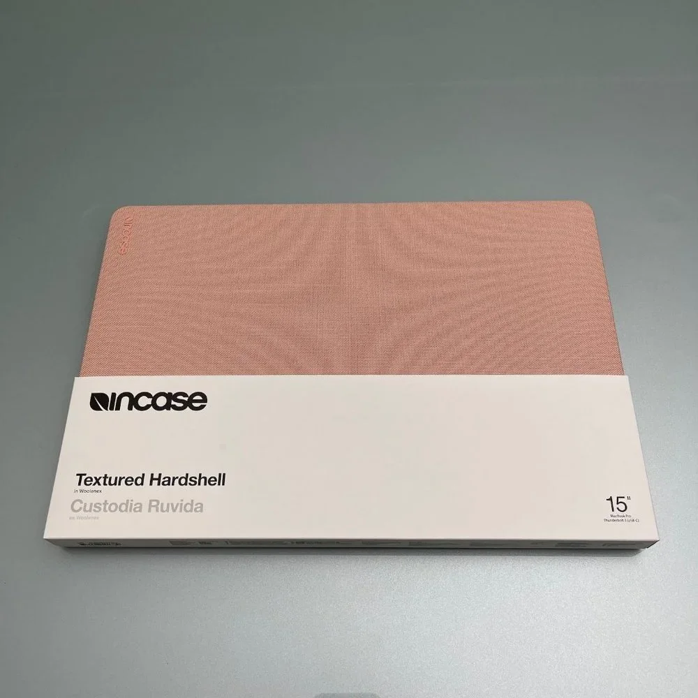 Incase Textured Hardshell For Macbook Pro 15